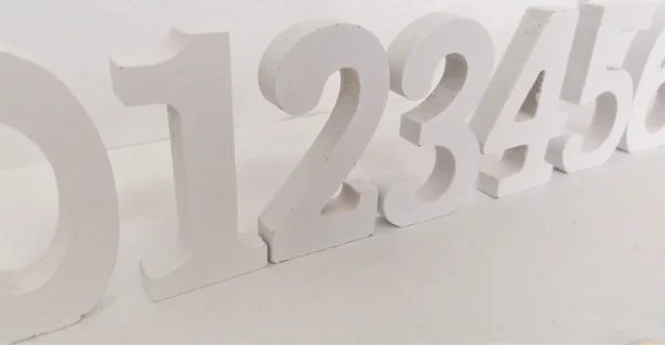 Samostojeći bijeli broj 09692-3